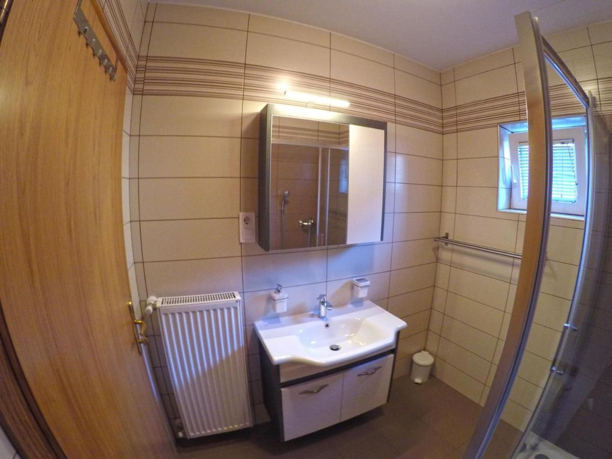 Apartments And Rooms Rea Sveti Martin Na Muri Eksteriør bilde