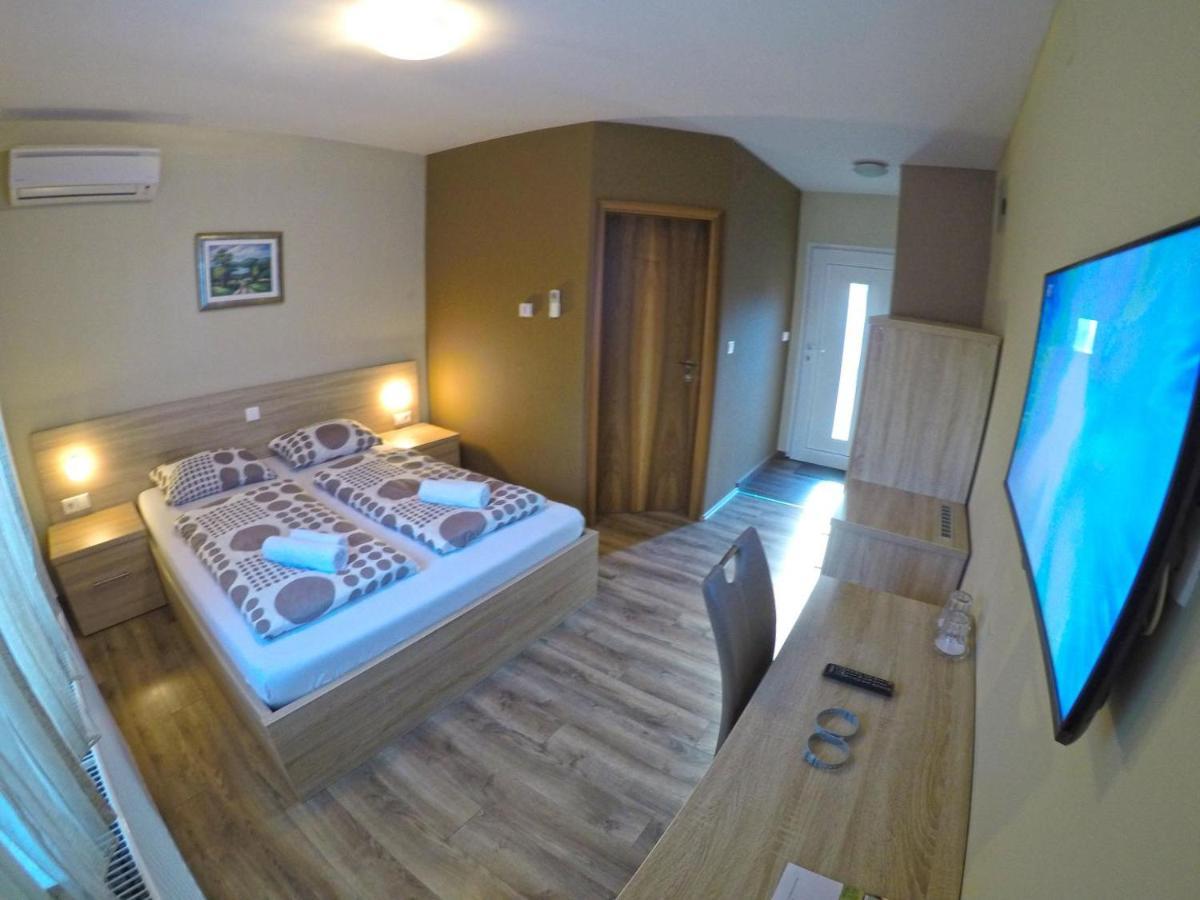 Apartments And Rooms Rea Sveti Martin Na Muri Eksteriør bilde